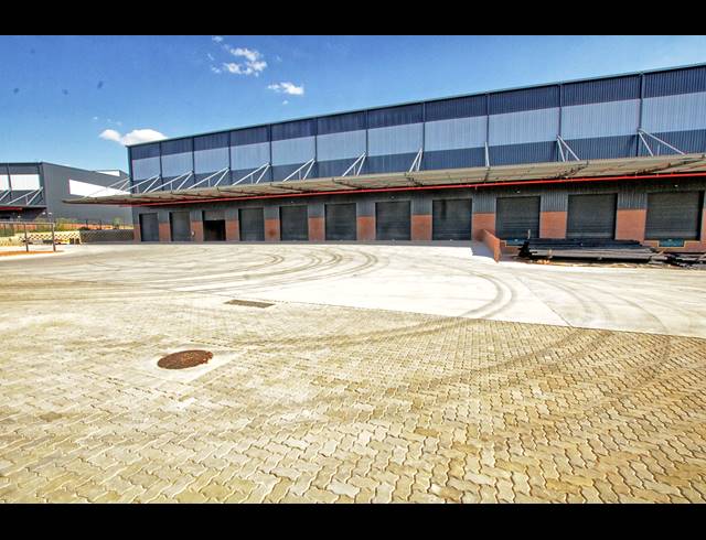 12,925M² WAREHOUSE TO LET IN NORTH RIDING